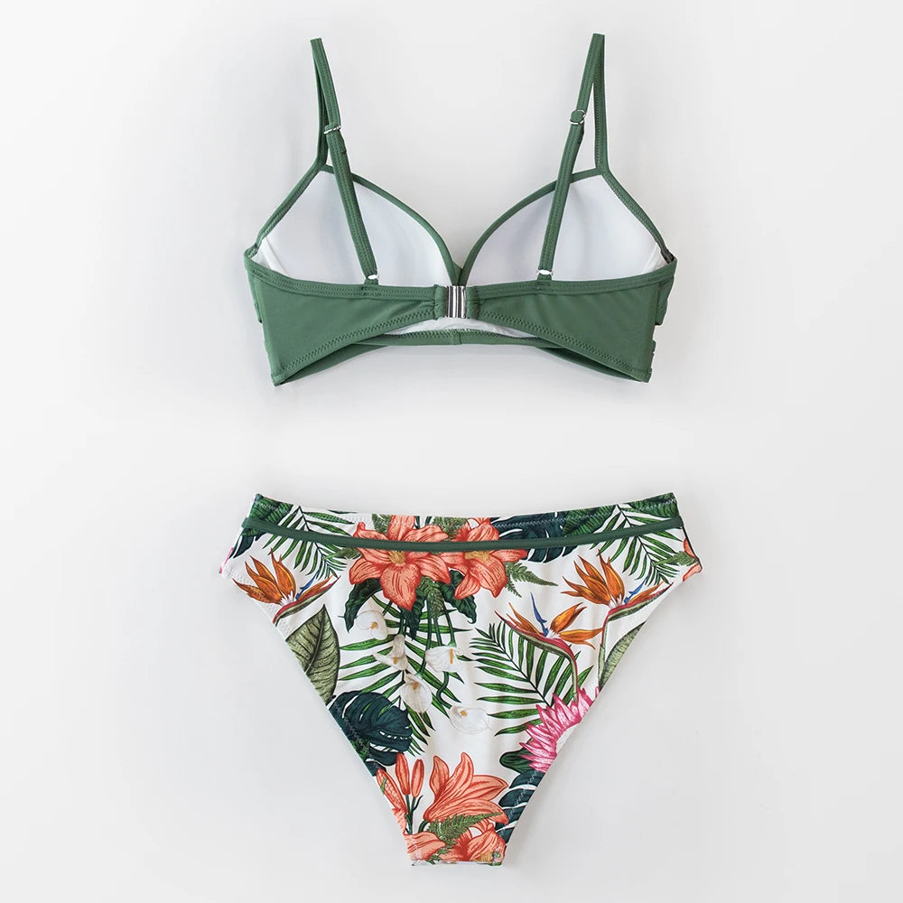 Bikini Verde Floral y Escote Cruzado Cabali - Cintura Media
